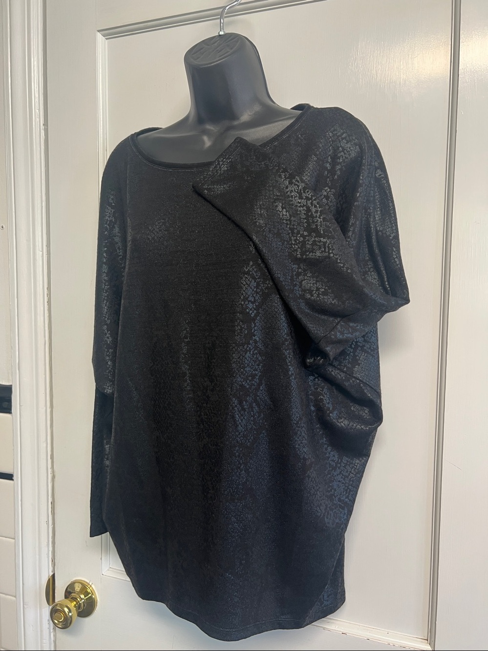 White House Black Market Black Metallic Snake-Print Top Oversized size S